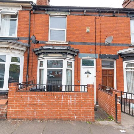 Fantastic 3 Bedroom House *Free Parking* Wolverhampton Exteriör bild